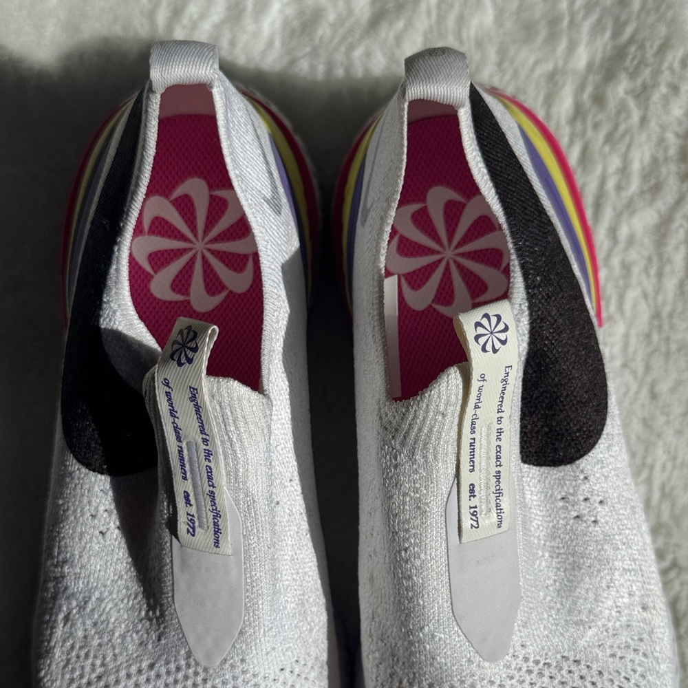 Nike Epic Phantom React Flyknit White Fuchsia - image 4